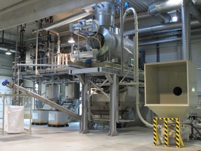 Mercury waste treatment